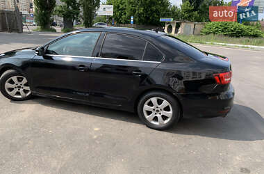 Седан Volkswagen Jetta 2015 в 