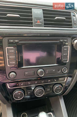 Седан Volkswagen Jetta 2015 в 