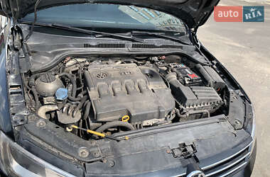 Седан Volkswagen Jetta 2015 в 