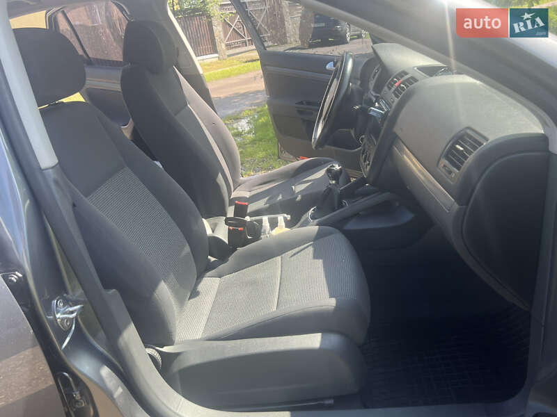 Седан Volkswagen Jetta 2006 в Калуше