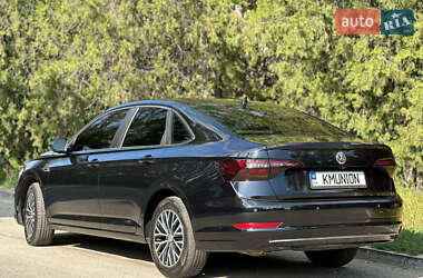 Седан Volkswagen Jetta 2019 в 