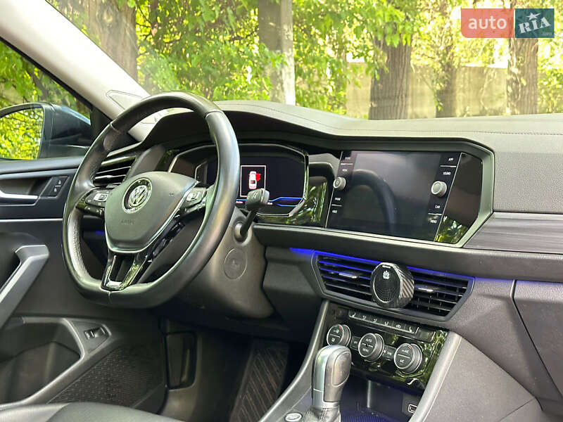 Седан Volkswagen Jetta 2019 в Дніпрі