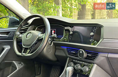 Седан Volkswagen Jetta 2019 в 