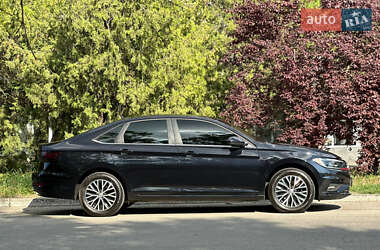 Седан Volkswagen Jetta 2019 в 