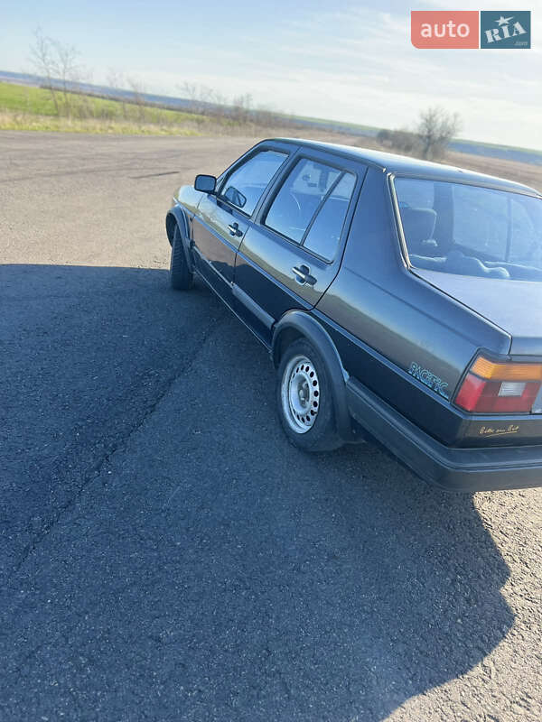 Седан Volkswagen Jetta 1989 в Березовке