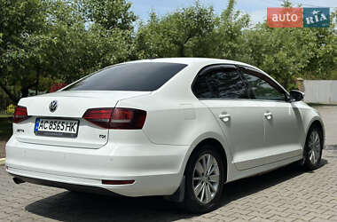 Седан Volkswagen Jetta 2016 в 