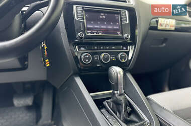 Седан Volkswagen Jetta 2016 в 