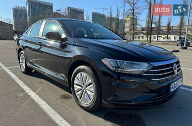 Седан Volkswagen Jetta 2019 в Львове
