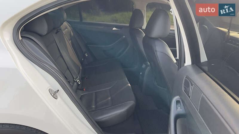 Седан Volkswagen Jetta 2011 в Житомирі
