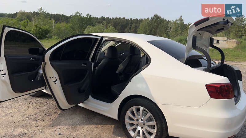 Седан Volkswagen Jetta 2011 в Житомирі