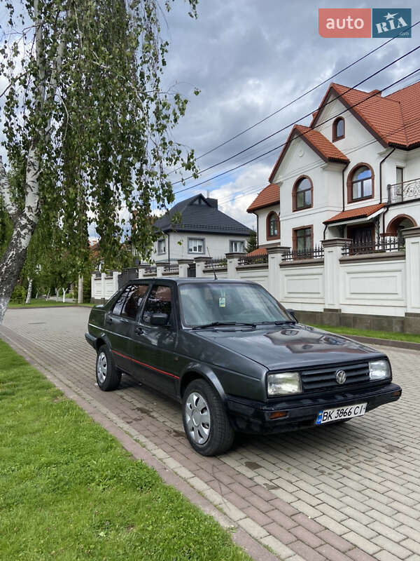 Седан Volkswagen Jetta 1988 в Ровно