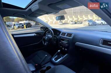 Седан Volkswagen Jetta 2013 в 