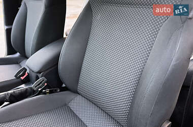 Седан Volkswagen Jetta 2011 в 