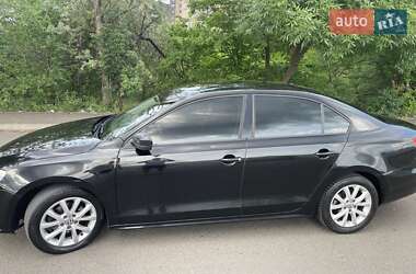 Седан Volkswagen Jetta 2015 в 