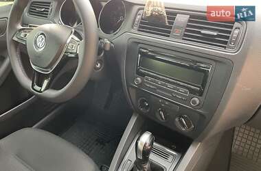 Седан Volkswagen Jetta 2015 в 