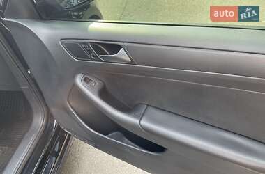 Седан Volkswagen Jetta 2015 в 