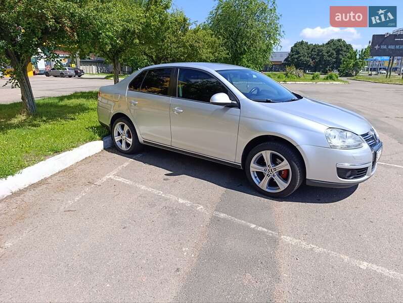 Седан Volkswagen Jetta 2009 в Черкассах
