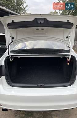 Седан Volkswagen Jetta 2016 в 