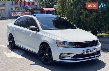 Седан Volkswagen Jetta 2016 в Миколаєві