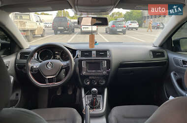 Седан Volkswagen Jetta 2016 в 