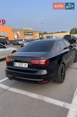 Седан Volkswagen Jetta 2016 в 