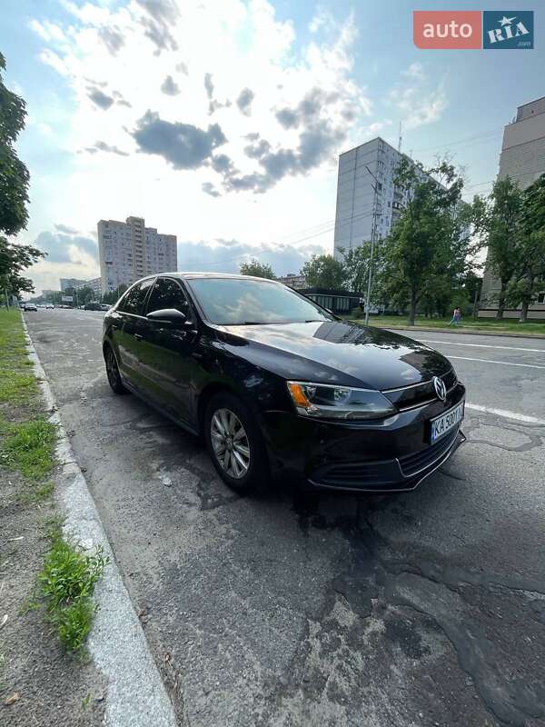 Седан Volkswagen Jetta 2012 в Києві