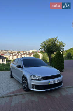 Седан Volkswagen Jetta 2013 в 