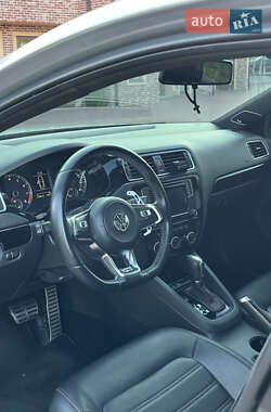 Седан Volkswagen Jetta 2013 в 