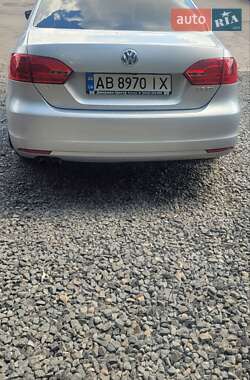 Седан Volkswagen Jetta 2012 в 