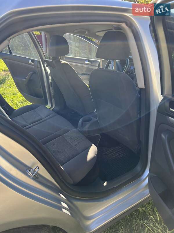 Седан Volkswagen Jetta 2006 в Кременце