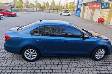 Седан Volkswagen Jetta 2015 в 
