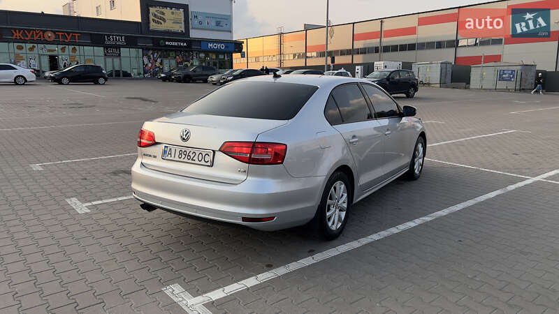 Седан Volkswagen Jetta 2015 в Києві