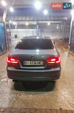Седан Volkswagen Jetta 2012 в 