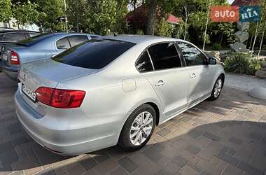 Седан Volkswagen Jetta 2011 в 
