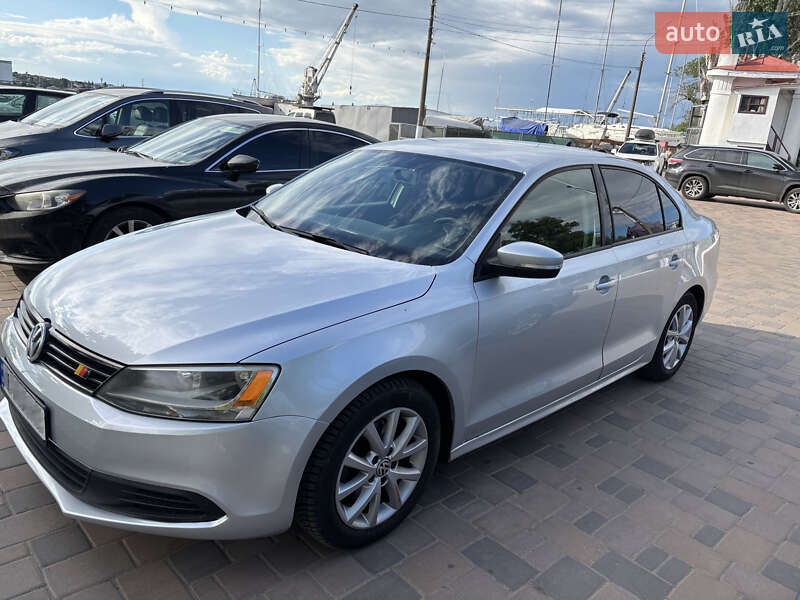 Седан Volkswagen Jetta 2011 в 