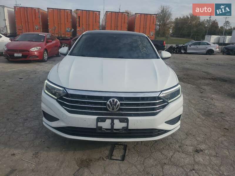 Седан Volkswagen Jetta 2019 в Львове