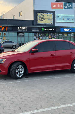Седан Volkswagen Jetta 2012 в 