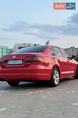 Седан Volkswagen Jetta 2012 в 