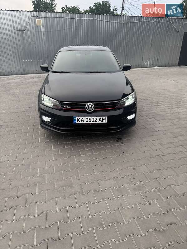Седан Volkswagen Jetta 2012 в 