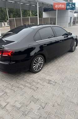 Седан Volkswagen Jetta 2012 в 