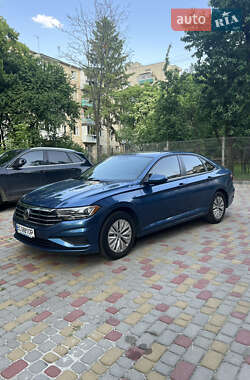 Седан Volkswagen Jetta 2018 в 