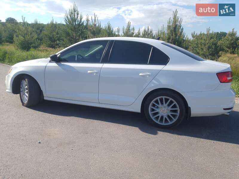 Седан Volkswagen Jetta 2015 в Царичанці