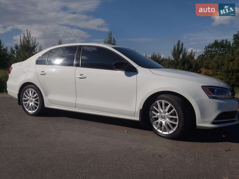 Седан Volkswagen Jetta 2015 в Царичанці