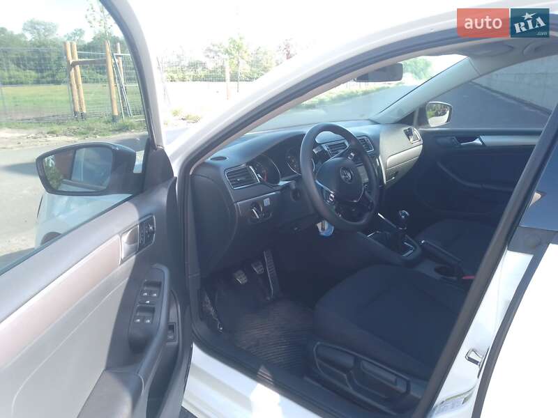 Седан Volkswagen Jetta 2015 в Царичанці