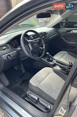 Седан Volkswagen Jetta 2017 в 