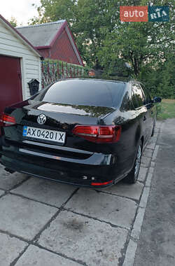 Седан Volkswagen Jetta 2015 в 