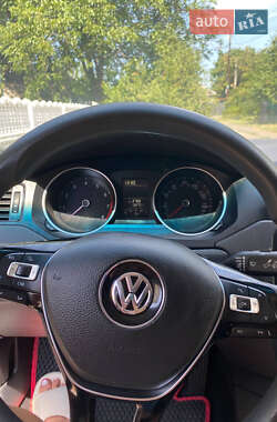 Седан Volkswagen Jetta 2015 в 