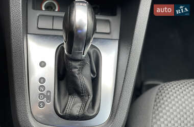 Седан Volkswagen Jetta 2012 в 