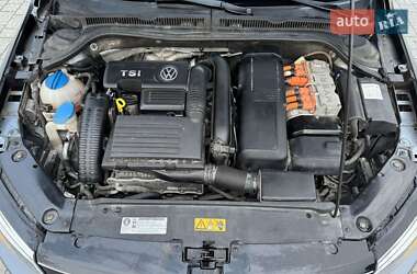 Седан Volkswagen Jetta 2013 в 
