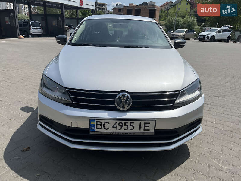 Седан Volkswagen Jetta 2015 в 